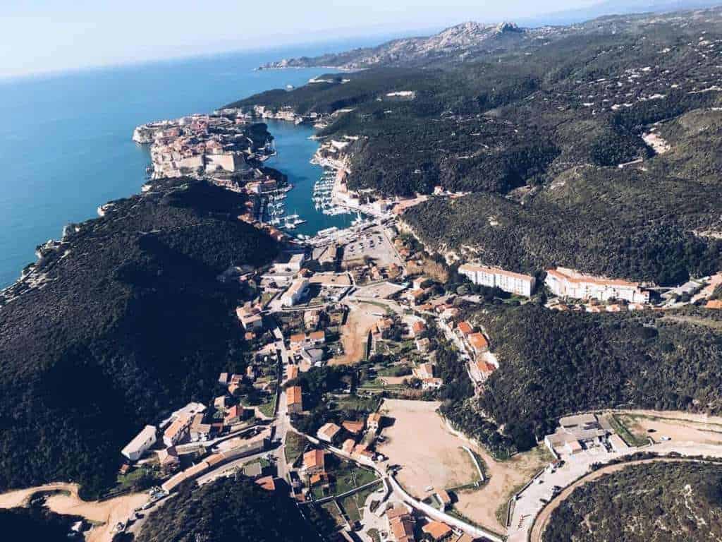 Bonifacio en Hélicoptère. Le printemps arrive à grand pas...