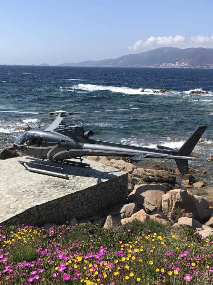 Volo d’iniziazione in elicottero – Scuola di volo – Corse Hélicoptère Volo d’iniziazione in elicottero